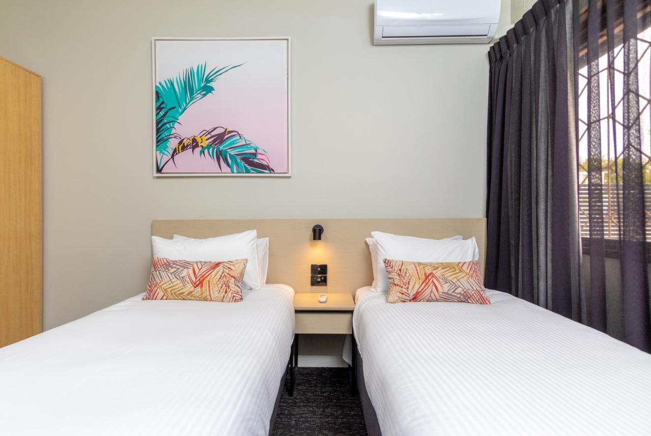 Nightcap At Springwood Hotel Bagian luar foto