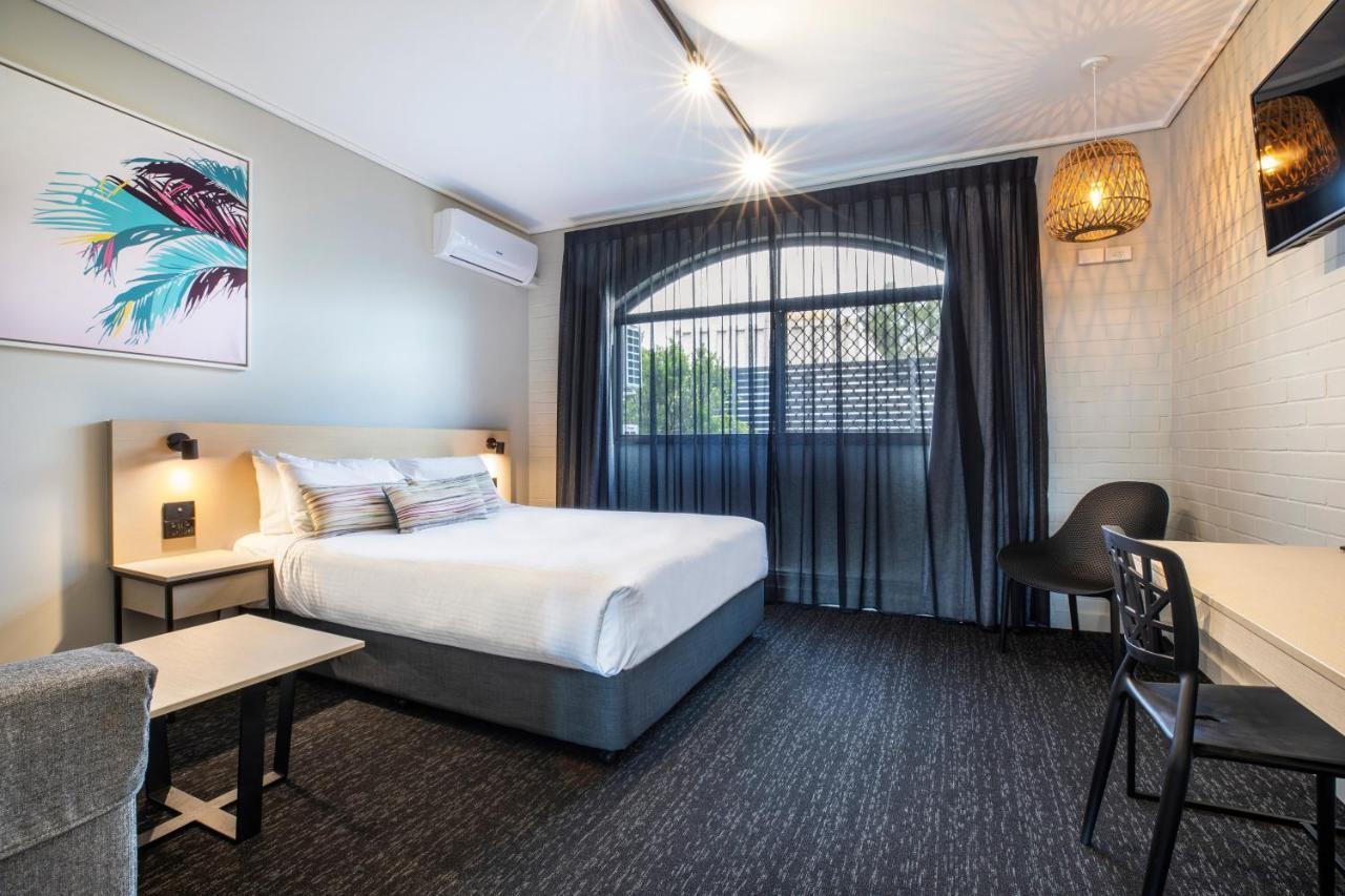 Nightcap At Springwood Hotel Bagian luar foto