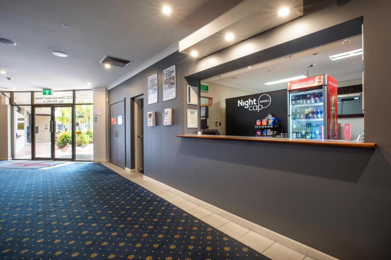 Nightcap At Springwood Hotel Bagian luar foto