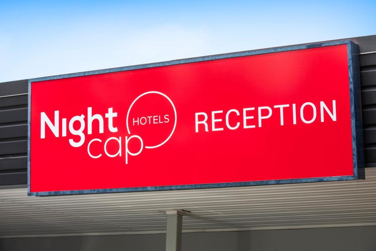 Nightcap At Springwood Hotel Bagian luar foto